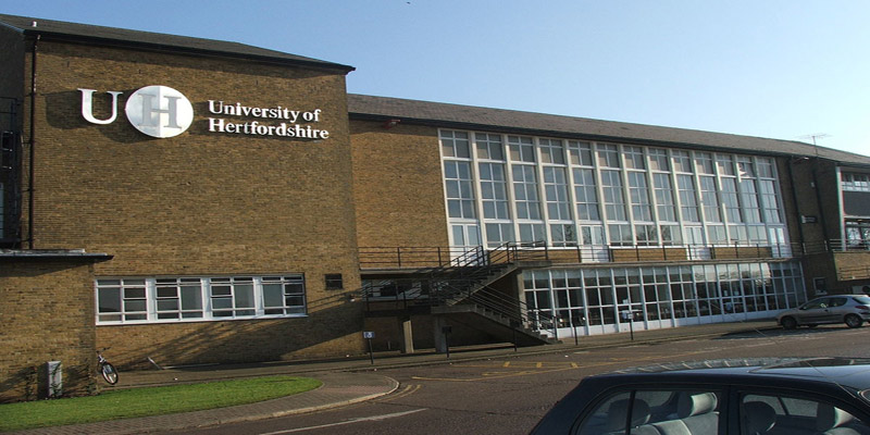 Học bổng du học 2500 bảng: Đại học TOP 1 Anh Hertfordshire bắt đầu nhận hồ sơ học bổng